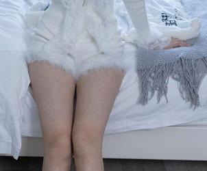 甜予摄影 – 套图里的思思和夏天，你更喜欢哪个侧面？
