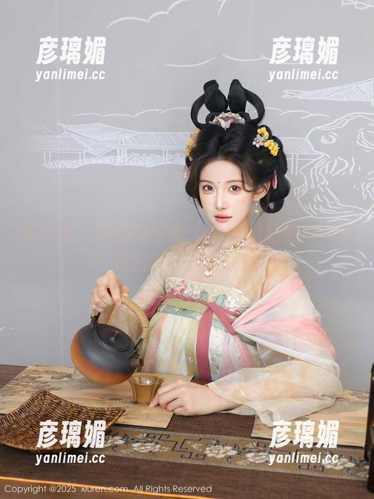 秀人网 - 豹纹的灵魂：Olivia童安琪私拍图片的不一样视角