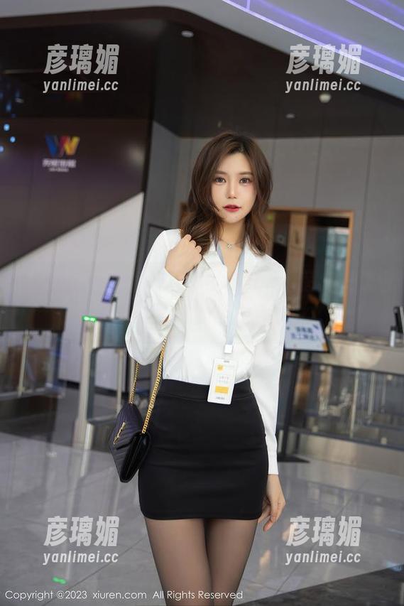 秀人网 - 私拍图包里的baby嘉茵——信我，不是你想的那种“少女”
