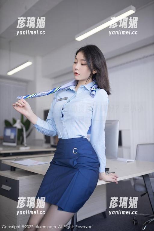 秀人网-吴小小 秀人网 - 谁说免费的资源不叫好?吴小小的套装让你眼前一亮!