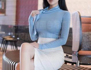 秀人网 – 月酱儿的黑色写真图集，搭配的姿态让我想起秋天的树叶，还有点点惆怅。