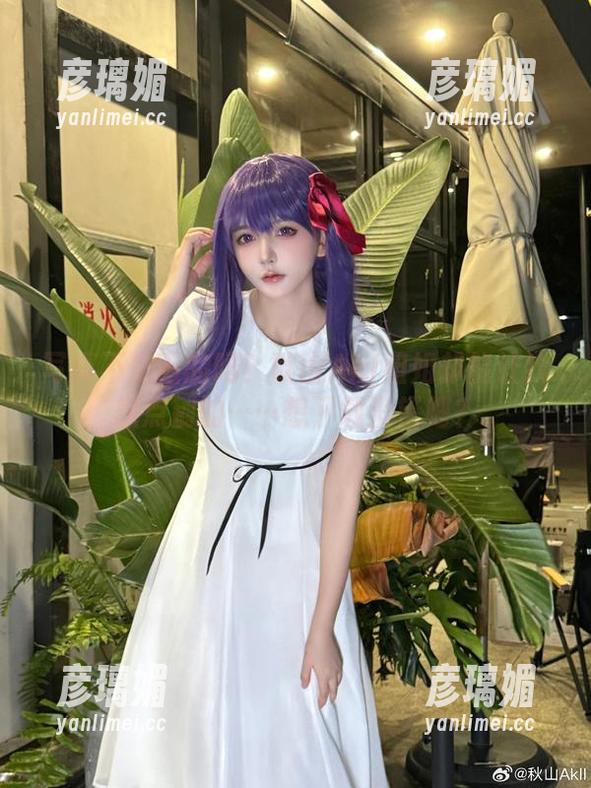 写真不是画的吗？秋山AkI姐姐却能让我想点别的……想下载没错吧？
