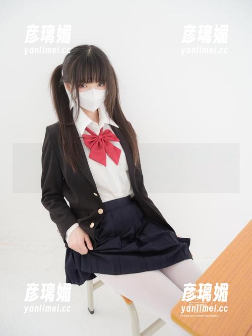 紧急企划 - 小恩的泳衣作品纷纷在线，快来评论，你们的真实想法！