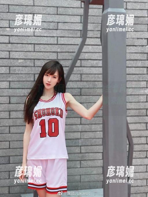 整理了一下，腐团儿Ikaros的全套风女造型，每一张图集都像极了梦里飘来的轻纱。