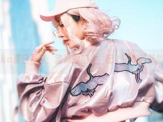 菌烨tako夏日写真：清凉的照片，配上一条热辣的段子！