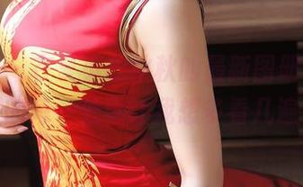 菠萝社 – 在夏小秋秋秋的最新图册里，制服的每一处都让我想多看几遍～