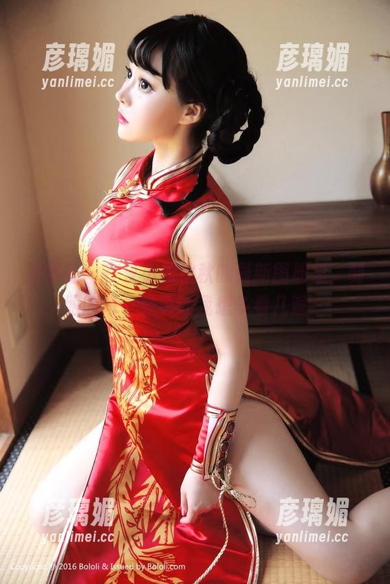 菠萝社 - 在夏小秋秋秋的最新图册里，制服的每一处都让我想多看几遍～