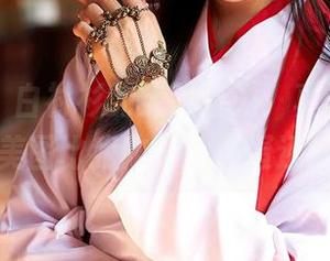 蜜桃社 – 白衬衫的无限魅力：真希，这个壁纸美图比我昨天的煎蛋还好看！