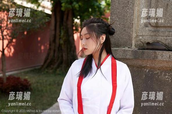 蜜桃社-铃木 蜜桃社 - 你觉得纯白无趣?嘘,铃木的作品可不简单哦!