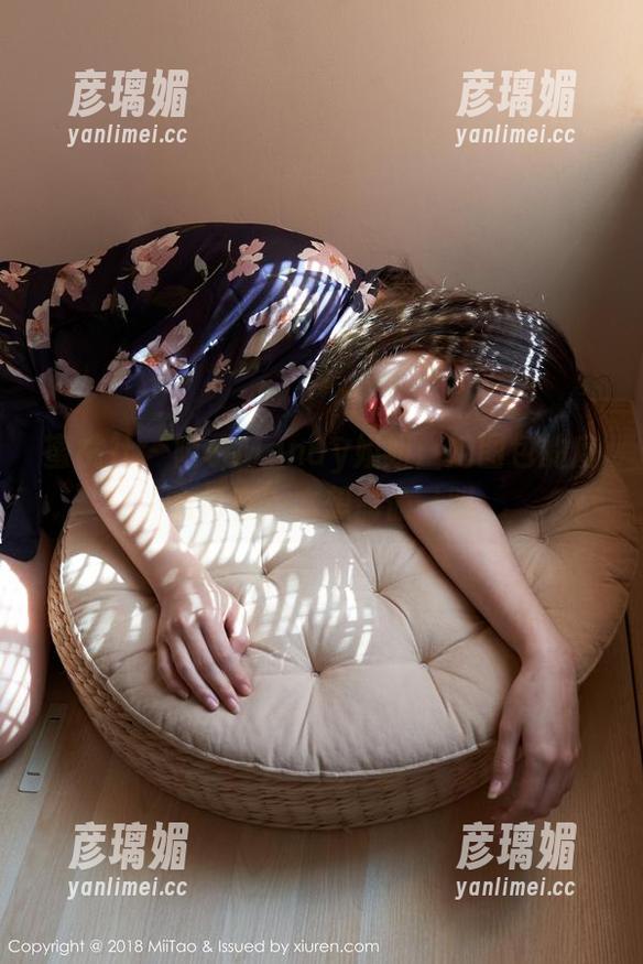 蜜桃社 - 陌子Mandy姐姐：她图包的魔力何在？本想偷偷一瞄