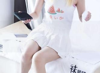 袜啵啵 – 黑皮鞋何需修饰？小淳的美图图包，自然就是风景