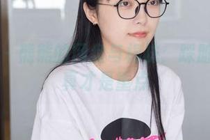袜啵啵 – 熊熊的网盘与棉袜：踩脏后的写真才是重点