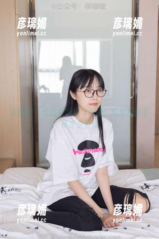 袜啵啵 - 熊熊的网盘与棉袜：踩脏后的写真才是重点
