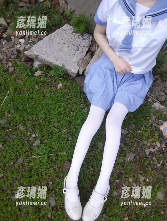 原图呈现西尔酱：校服与白丝，怎么就这么搭呢？