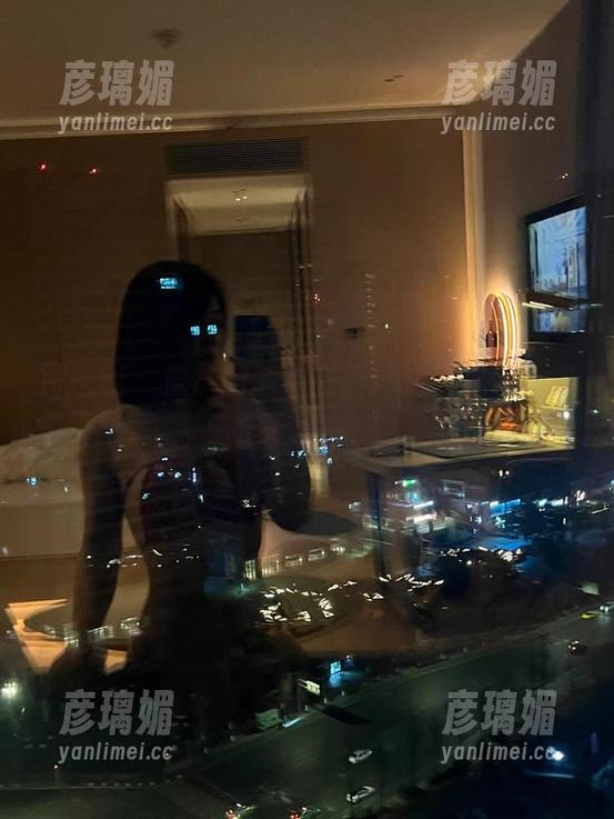 詹詹 微密圈 - 詹詹的高清时刻:绝色美人,你确定不瞄一眼?