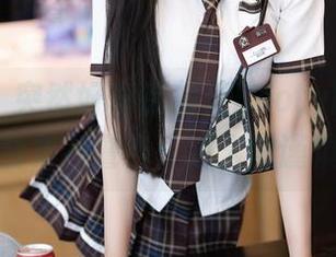 语画界 – 突然好奇徐莉芝Booty的秘密写真合集？警告：进入需谨慎！