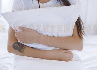 轰趴猫 – 曲曲的礼服全套图片：你有没有被这波波动的美晃到？