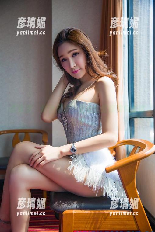 轰趴猫 - 短裤写真，温心怡教你如何美得自然
