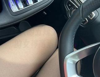 微密圈 – 迷人的五姨太重磅推出：赛道上的女神高清影像集！