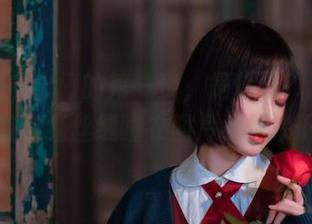 男人心中出门的第一步，是什么？阿包也是兔娘的红丝绒睡衣图片，快来下载！