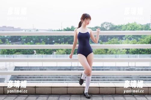 雯妹不讲道理：你以为她只会拍美图，其实她的腿在说话