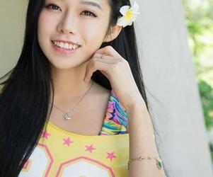 青豆客 – 原图中的梓萱Crystal：这职业装能不能别再说没风格！