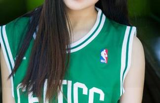魅妍社 – Jenny佳妮的新图包来了，白丝上线，你准备好坐下来欣赏了吗？小心心砰砰！